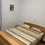 Apartments Mais Tisno *