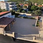 Apartments Mais Tisno Apartman *