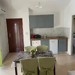Apartments Mais Tisno