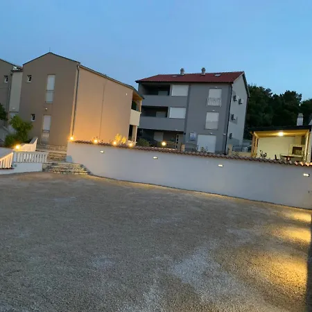 Apartments Mais Tisno Lejlighed