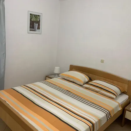 Apartments Mais Tisno *