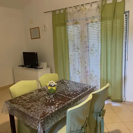Apartments Mais Tisno * Tisno