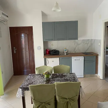 Apartments Mais Tisno