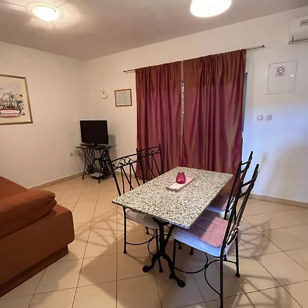 Apartments Mais Tisno Tisno