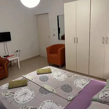 Apartments Mais Tisno
