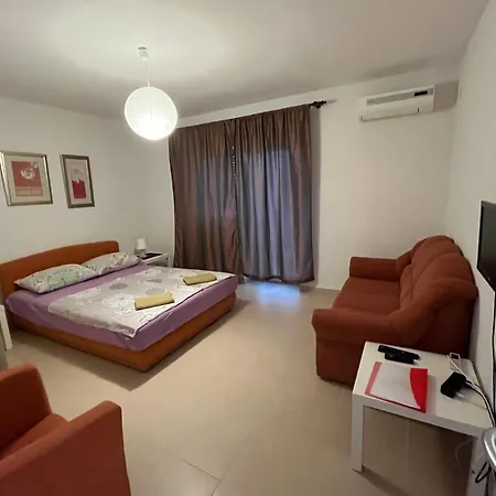 Apartments Mais Tisno Daire *