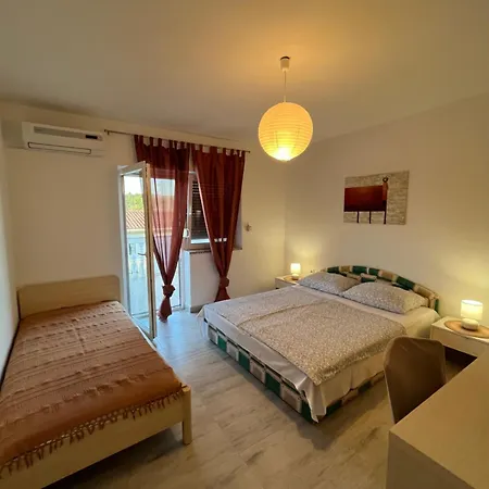 Apartments Mais Tisno *