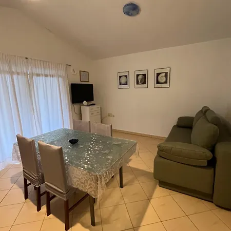 Apartments Mais Tisno Tisno