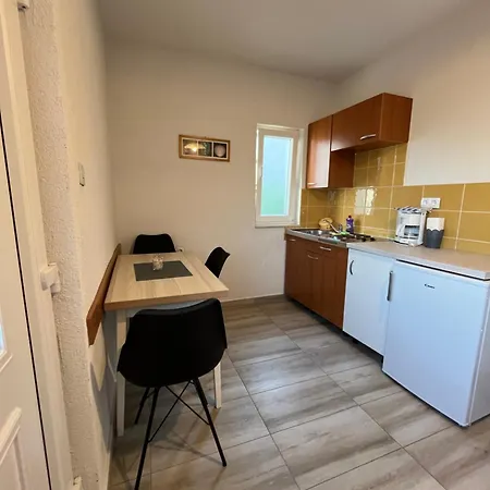 Apartments Mais Tisno