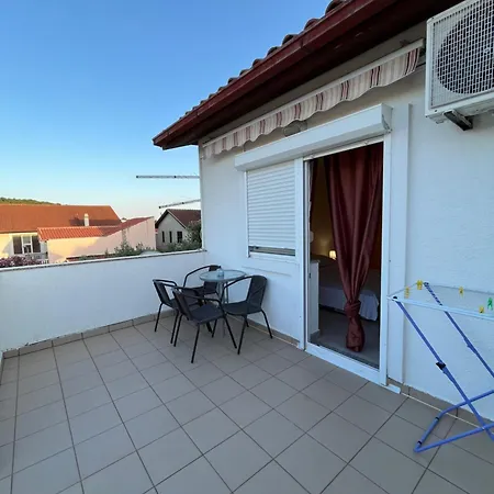Apartments Mais Tisno
