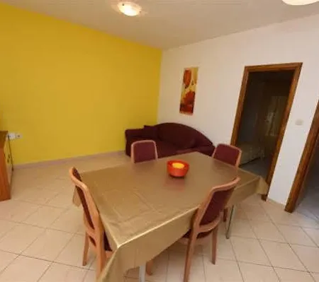 Apartments Mais Tisno