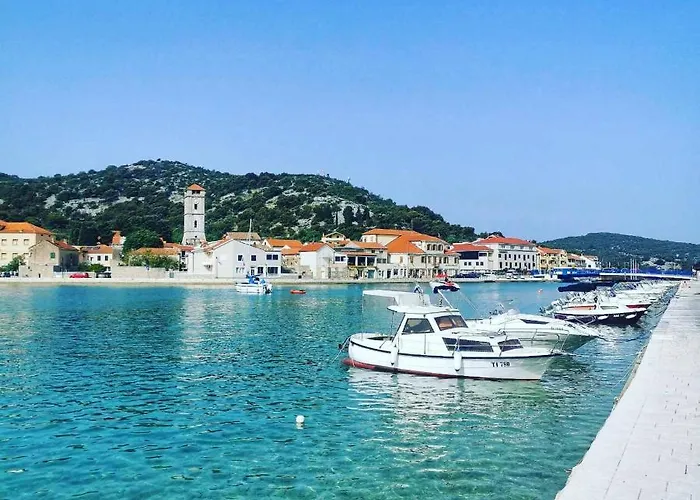 Apartments Mais Tisno