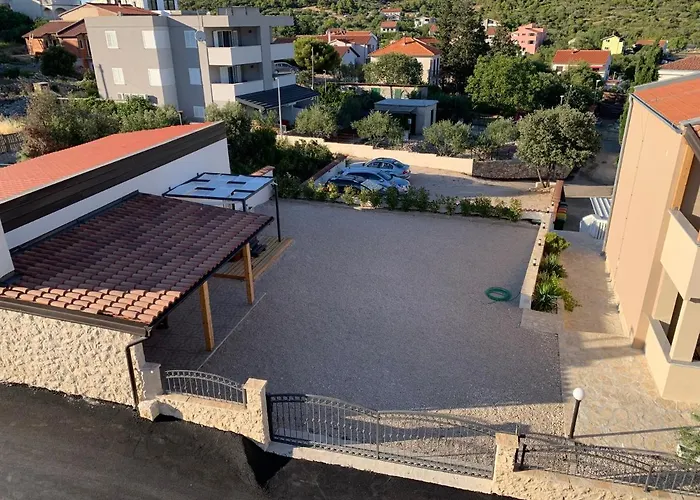 Apartments Mais Tisno Apartment *