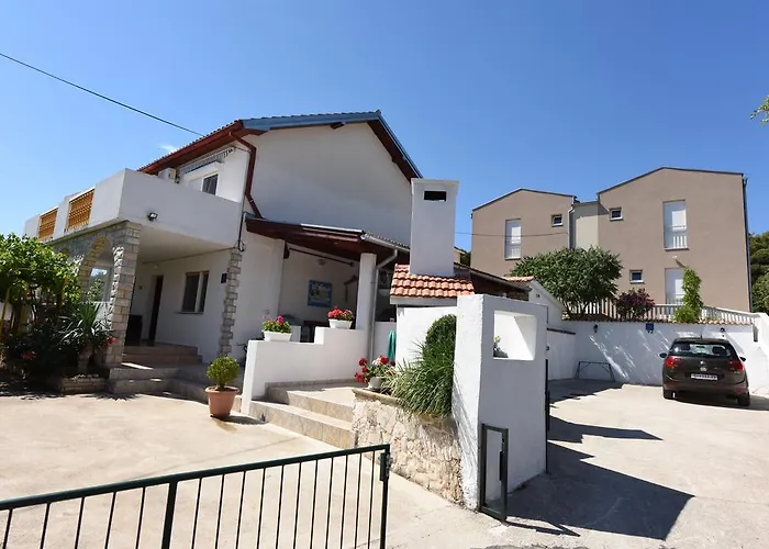 Apartments Mais Tisno * Tisno