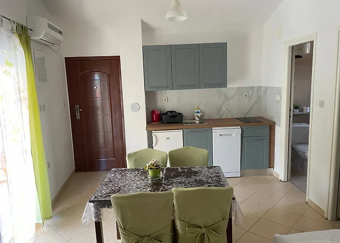 Apartments Mais Tisno