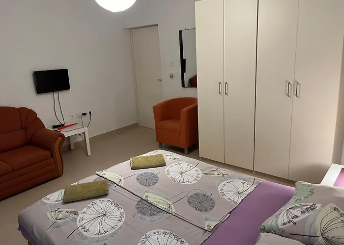 Apartments Mais Tisno