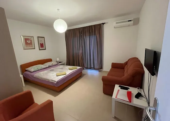 Apartments Mais Tisno Apartment *