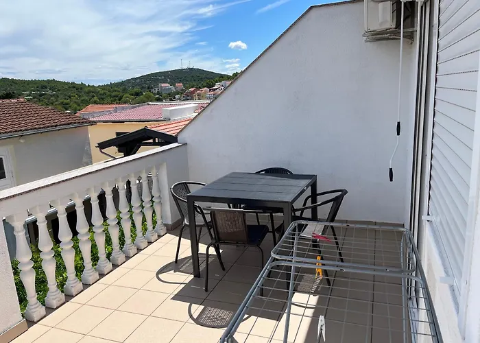 Apartments Mais Tisno Apartment *