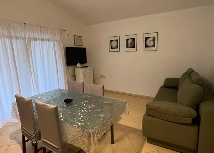 Apartments Mais Tisno Tisno