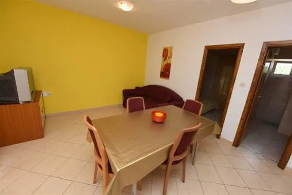 Apartments Mais Tisno